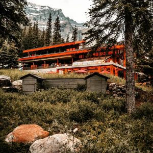 morainelakelodge_62526828_1289342957909606_2002526496164123031_n-300x300